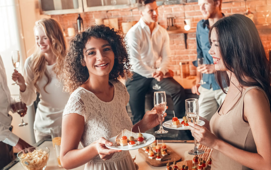 7 Tips for Hosting an Unforgettable Holiday Event This Year